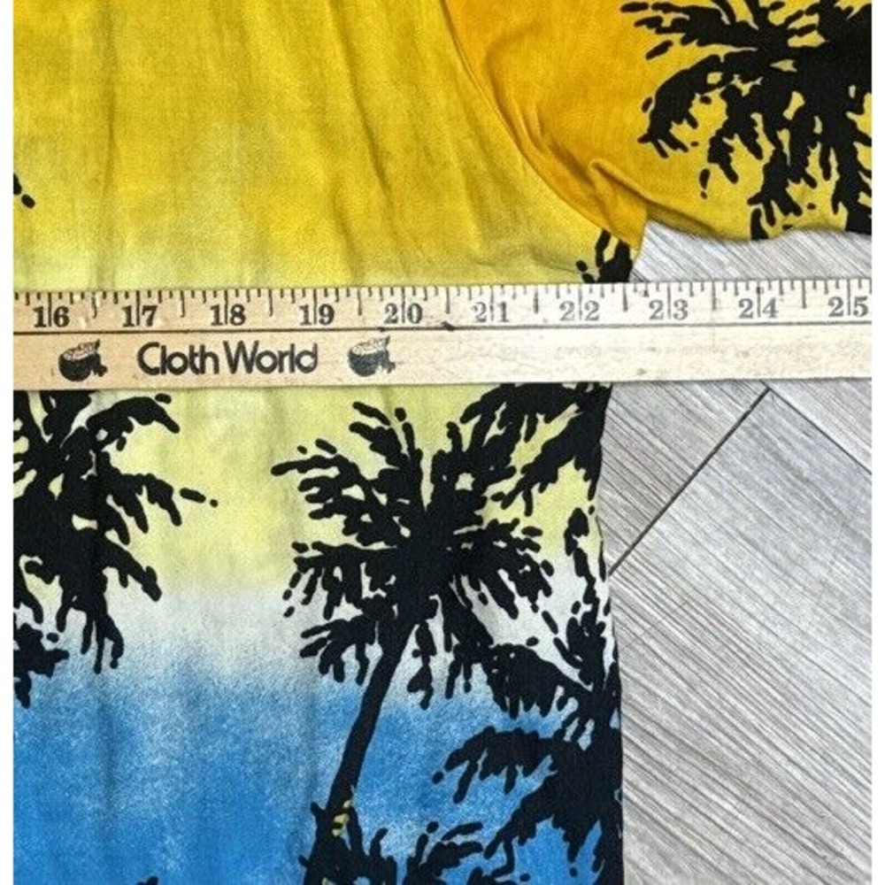 Ocean Current Shirt Mens Med V-Neck Hawaiian Island Palm Scene Rayon‎ Button Up - Picture 3 of 7